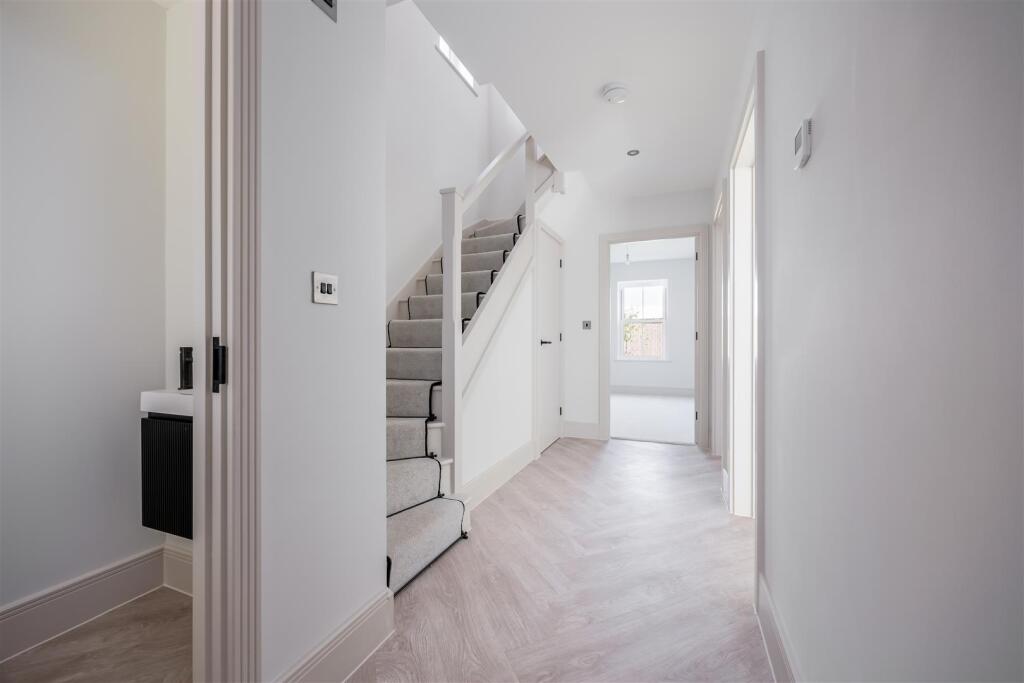 House in New Forest, Hordle - More