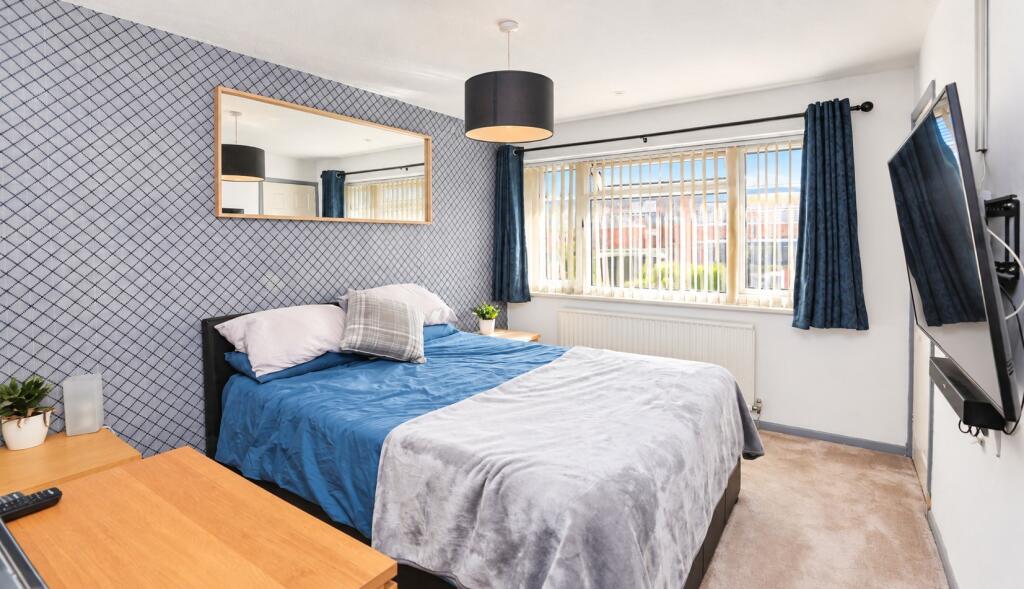 House in Southampton - More