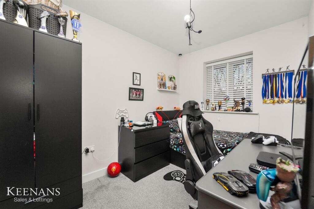 Additional image 7 of Oakenhead green