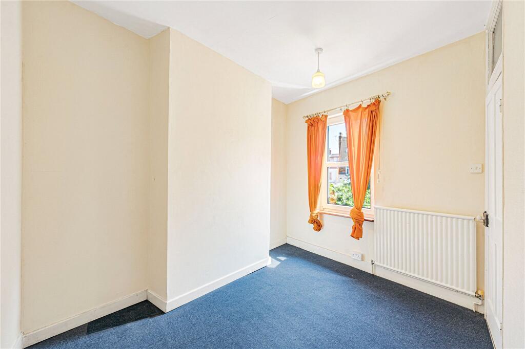House in Oxford, Osney, West Oxford - More