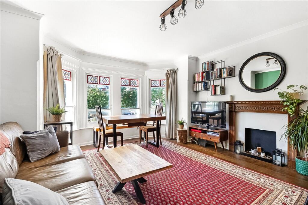 Apartment in London - More