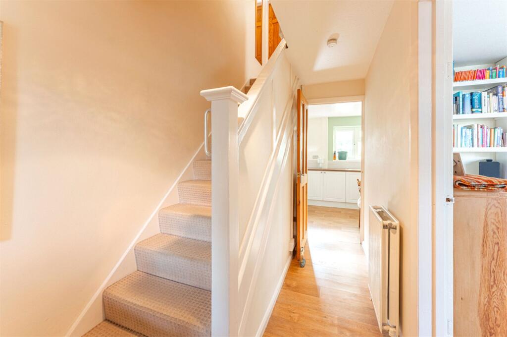 St. Michaels Road, Warwick, Warwickshire, CV34 photo 4