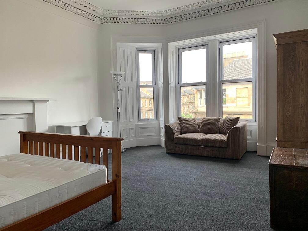 Main image of property: 70, South Clerk Street, Edinburgh, EH8 9PT