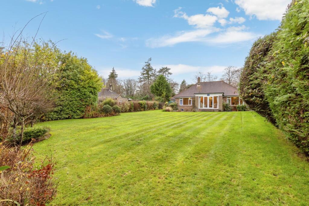 3 bed detached - Beacon Road, Crowborough, TN6 image 3