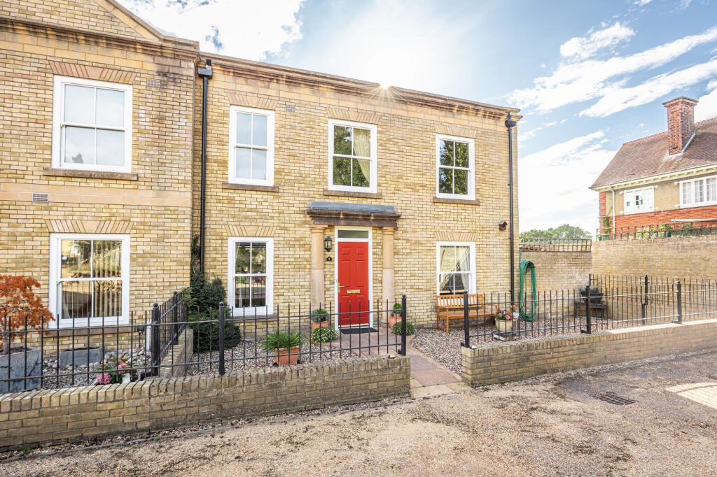 Main image of property: Impressive Four Bedroom Mews House in Thorpe St Andrew