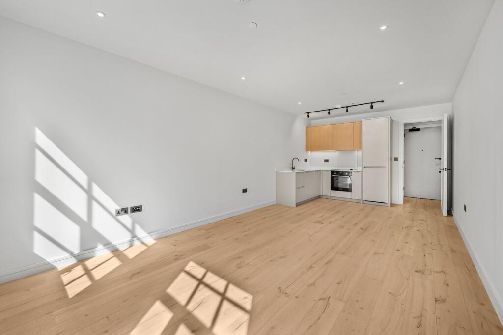 Main image of property: Hollybush Gardens, London, E2