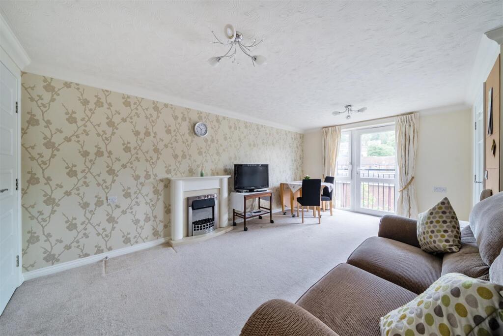 Caterham Lodge, Caterham, Surrey photo 3