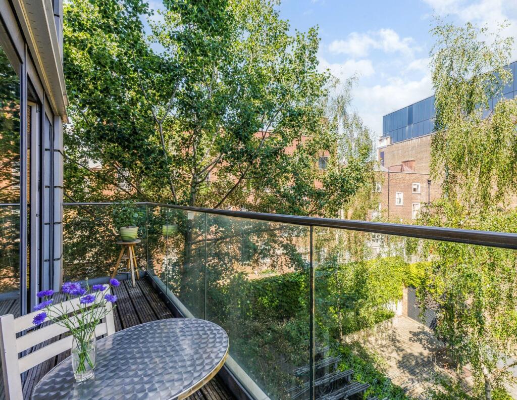 Apartment in London - View 4