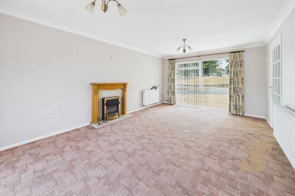 Broadland Road, Bury St. Edmunds, IP33 photo 2