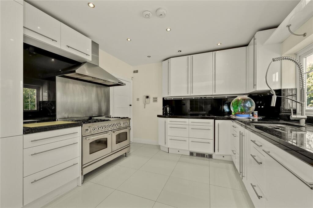 House in Elmbridge, Surrey - More