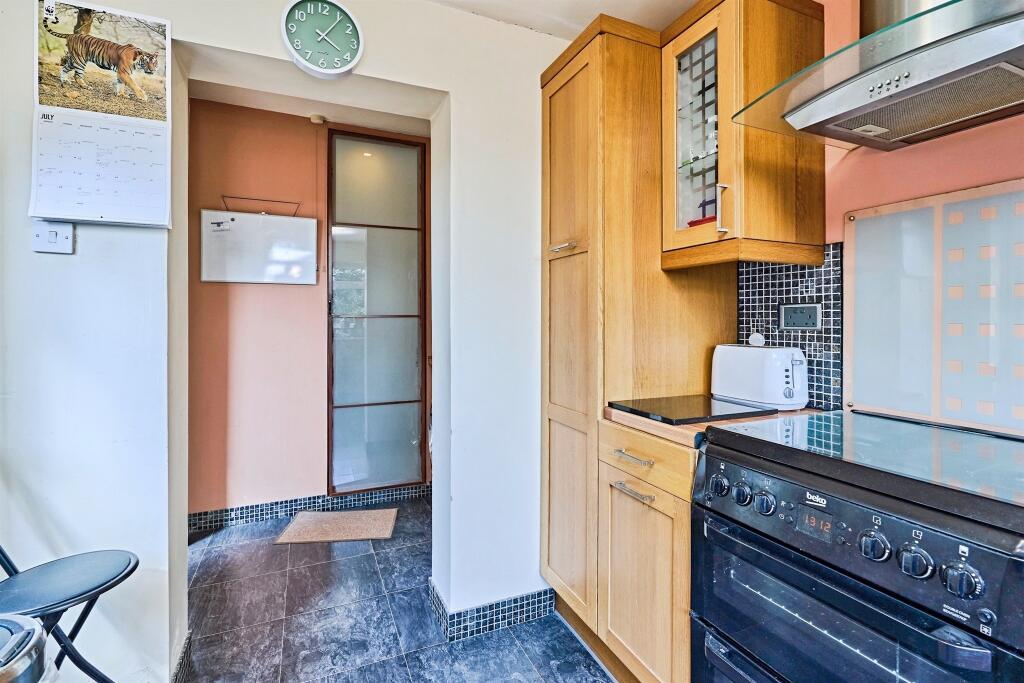House in Sandwell, West Midlands - More