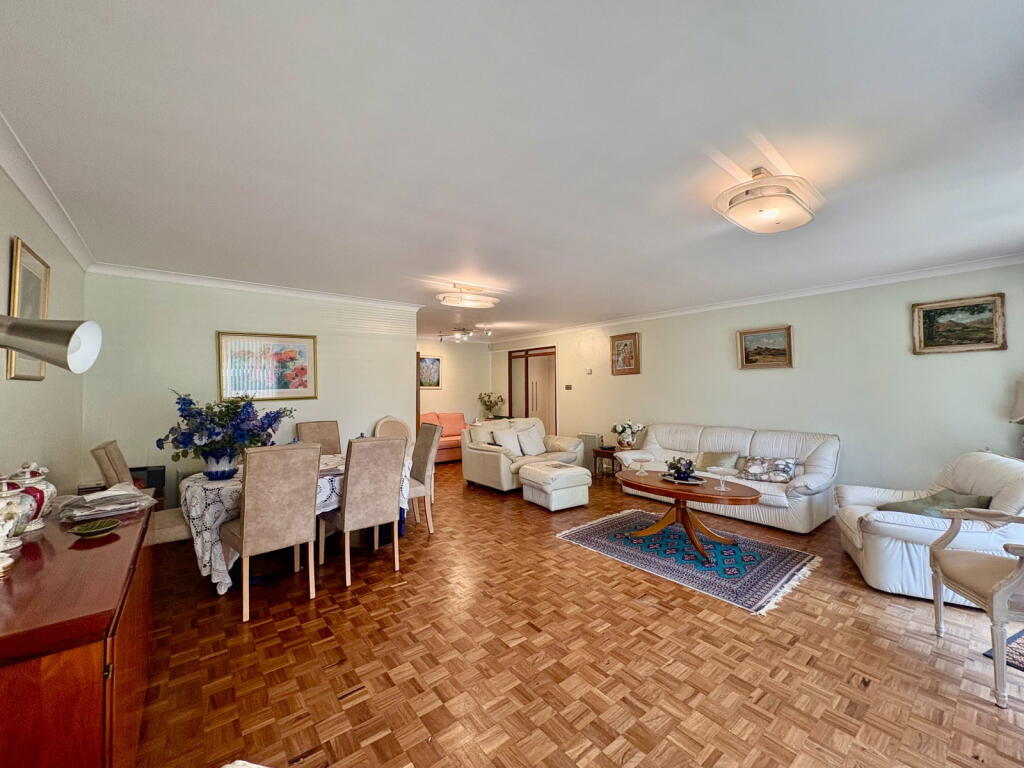 Apartment in London - View 3