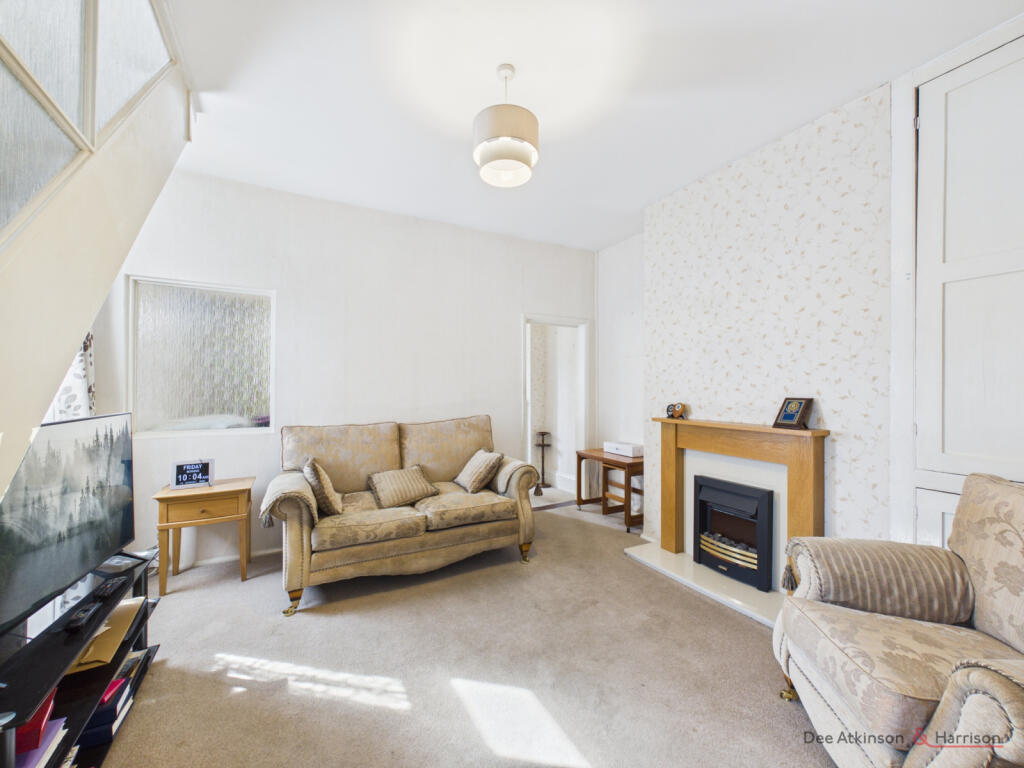 House in Hull - More