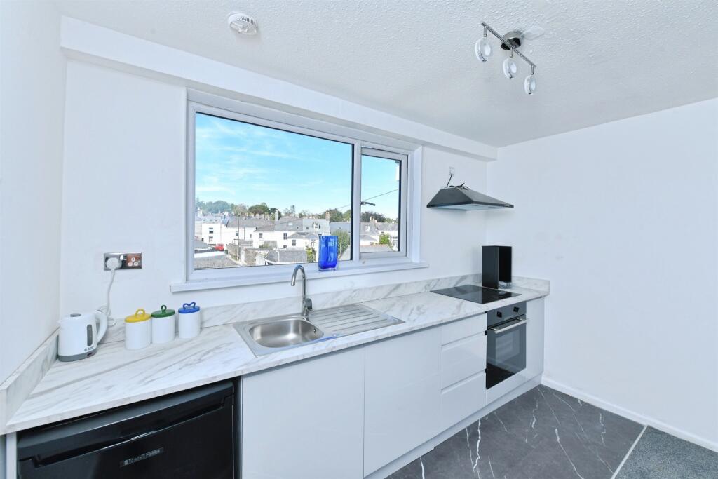Apartment in Plymouth - View 5