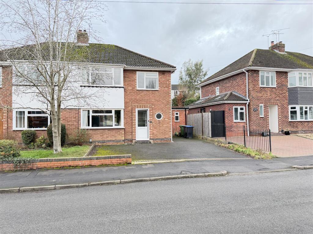 Main image of property: Cliffe Way, Warwick
