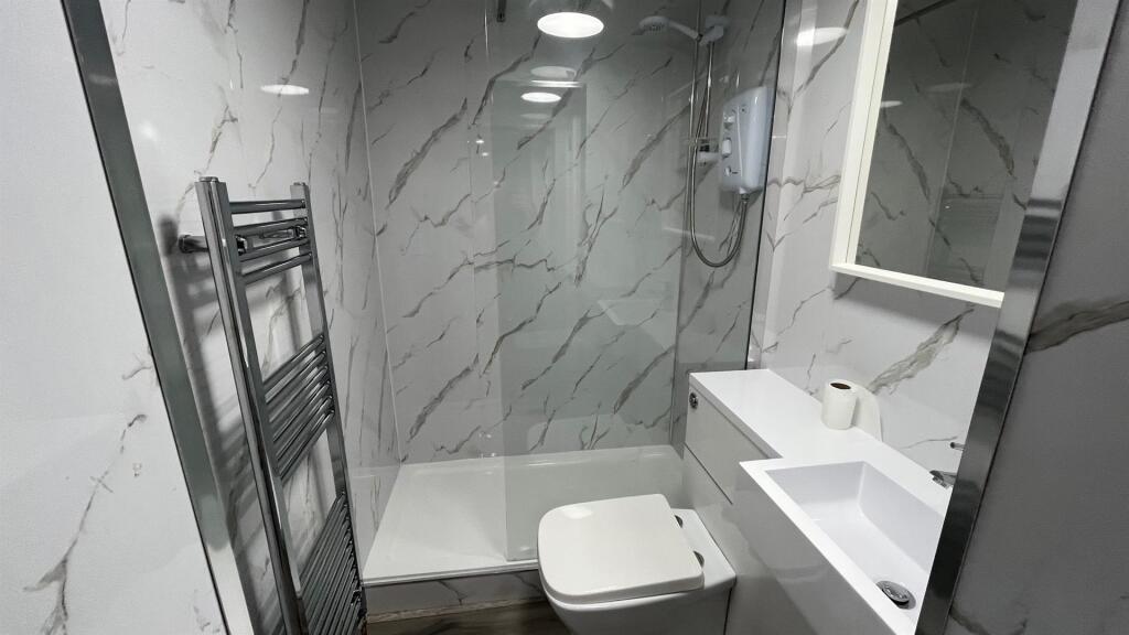 6 bedroom house for rent