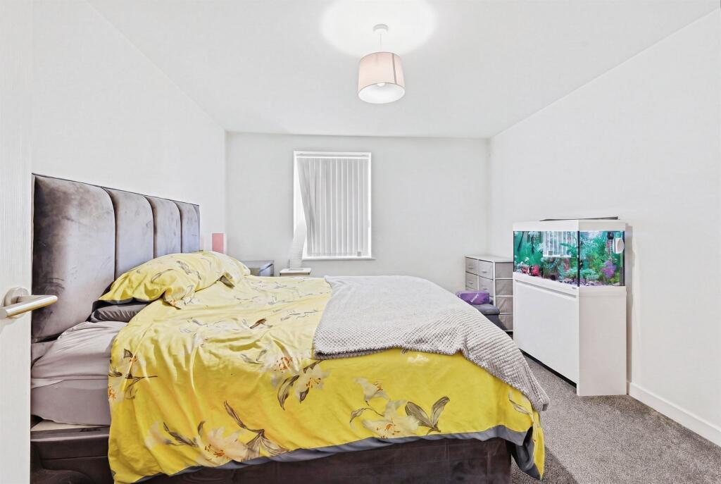 Apartment in Northampton, Kingsthorpe - More