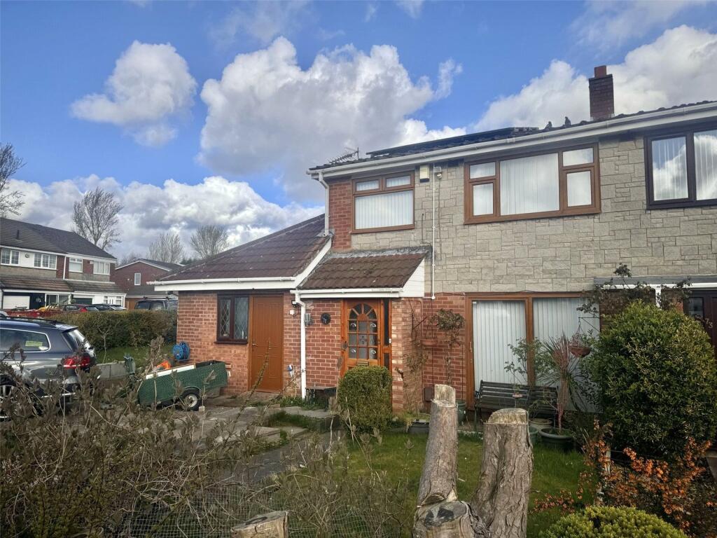 3-bed terraced on Tabley Avenue, Widnes, Cheshire, WA8, £170,000