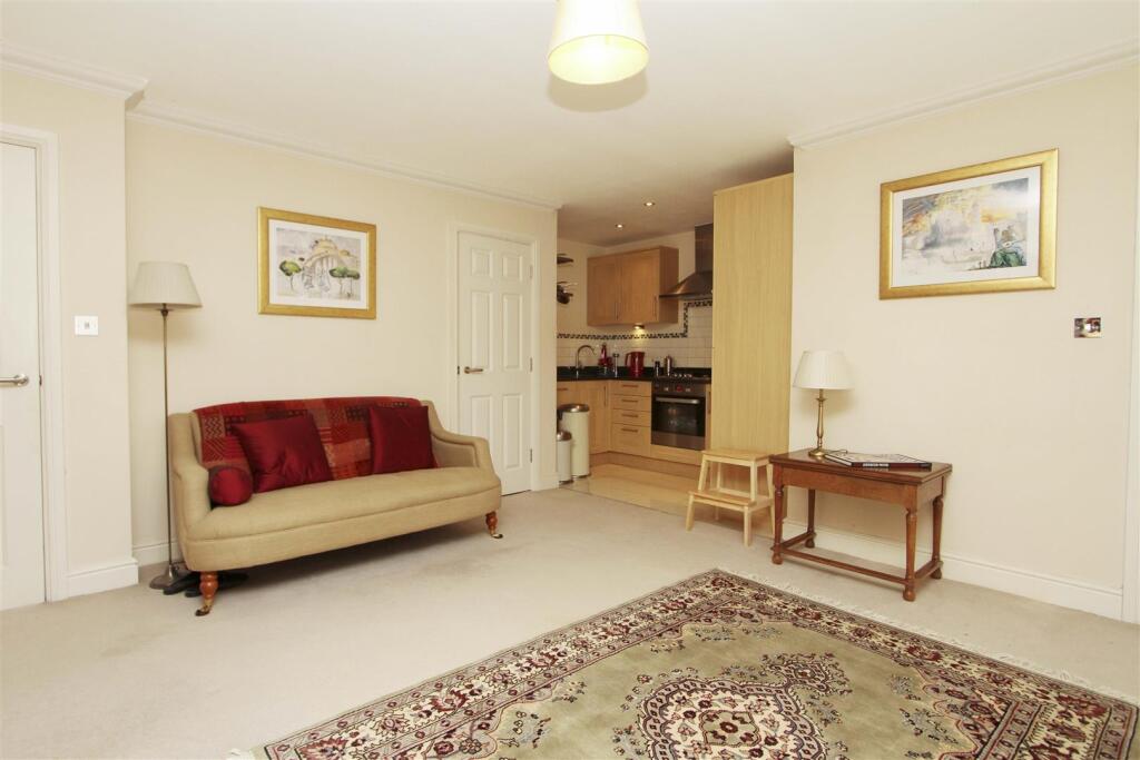 Windmill Hill, Ruislip, HA4 photo 4