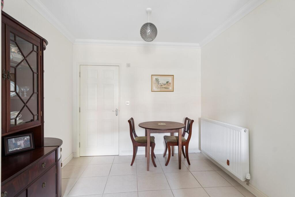 Apartment in Three Rivers, The Cedars Estate, Batchworth - More