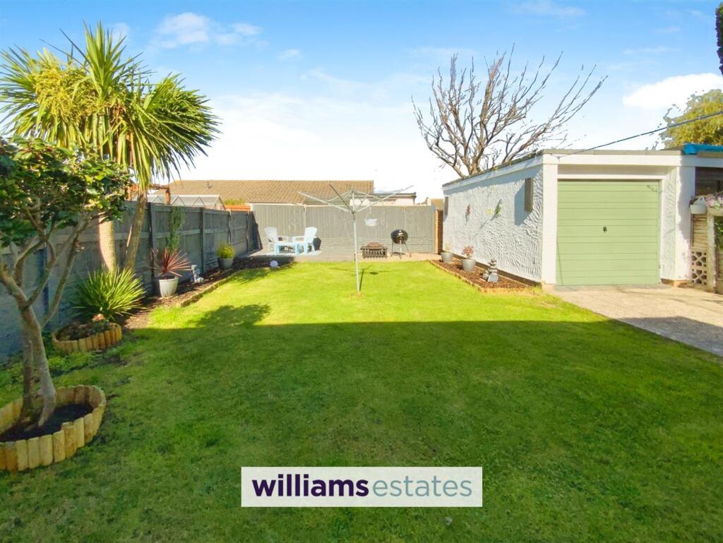 Chichester Drive, Prestatyn, LL19 photo 3