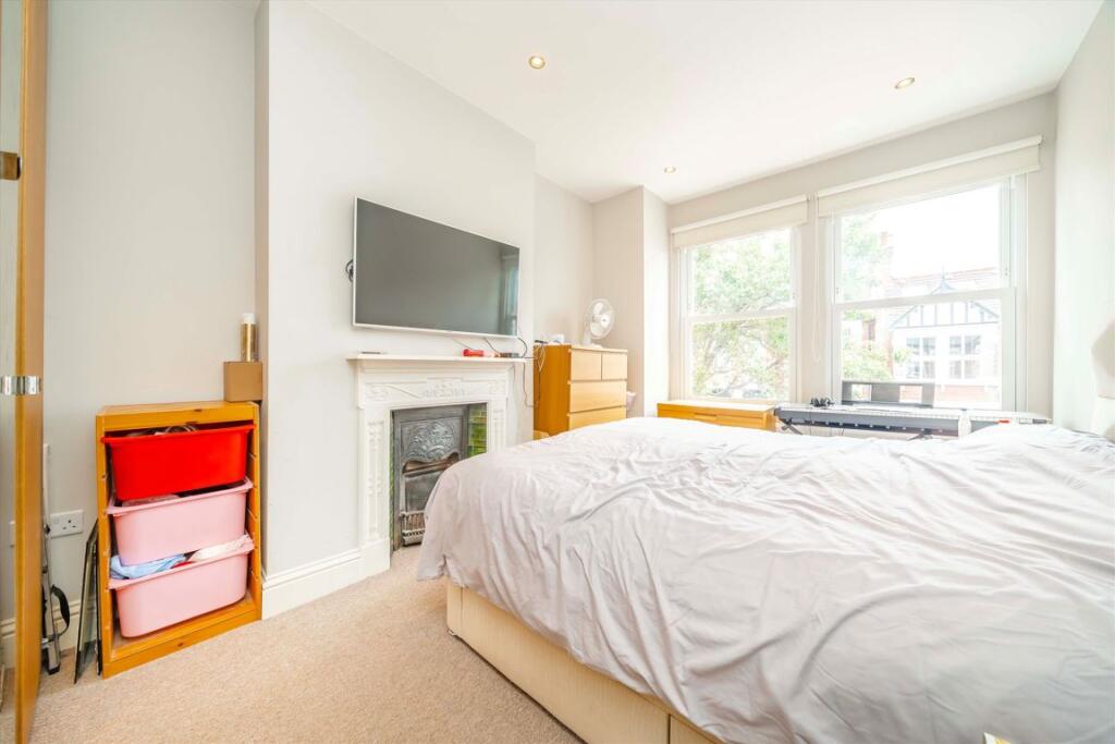 House in London - View 4