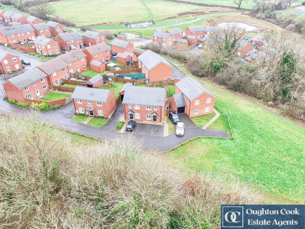 Main image of property: Dunlow Close, Nuneaton, Warwickshire, CV10 9TW