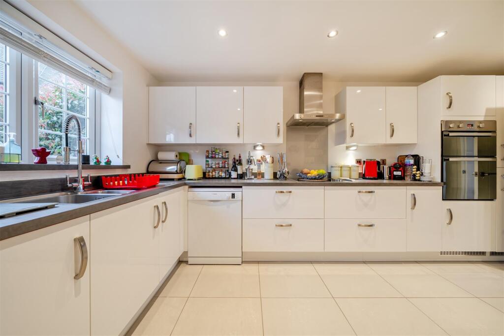 Bailey Close, Wolston, Rugby photo 2