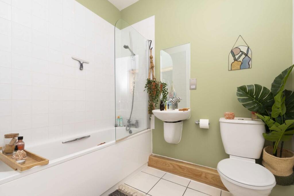 Apartment in London - More