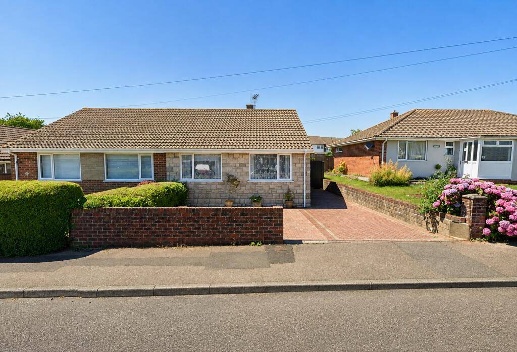 2-bed bungalow on Victoria Road, Capel-le-Ferne, Folkestone, Kent, CT18, £285,000