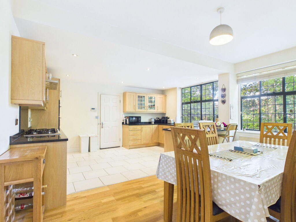 House in Watford - View 3