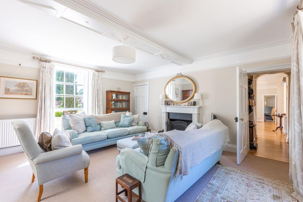 Grade II Listed Country Home in Fundenhall photo 2