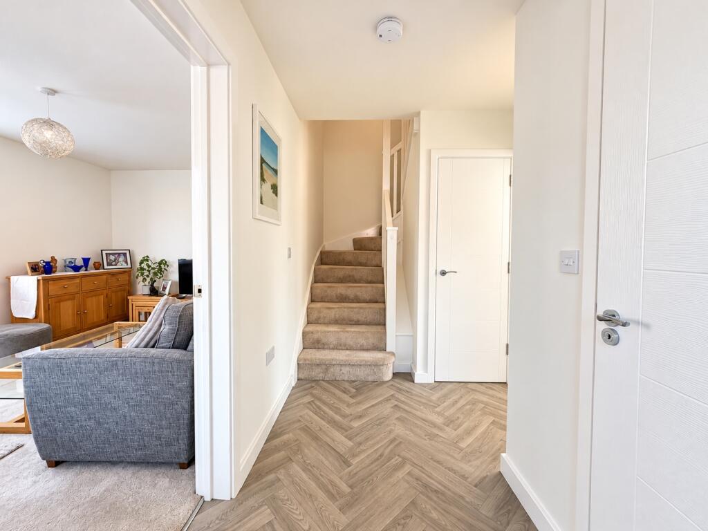 Cedar Place, Cullompton, EX15 1YR photo 3