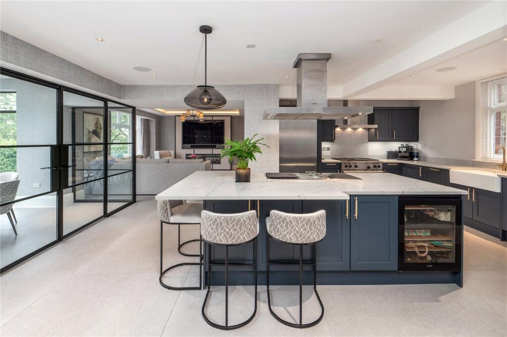 Alan Drive, Hale, Cheshire, WA15 – další