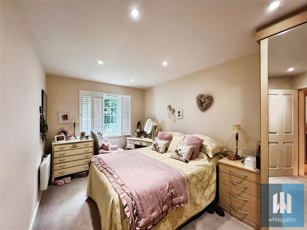 Apartment in Calderdale, West Yorkshire - View 4