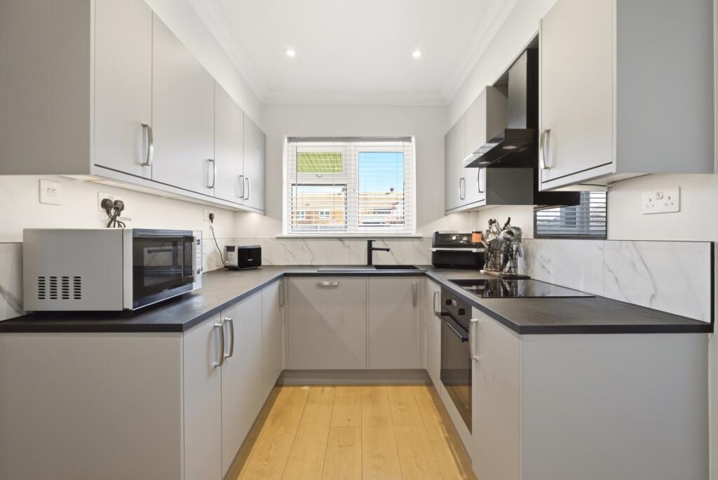 House in Dunstable, Central Bedfordshire - View 5