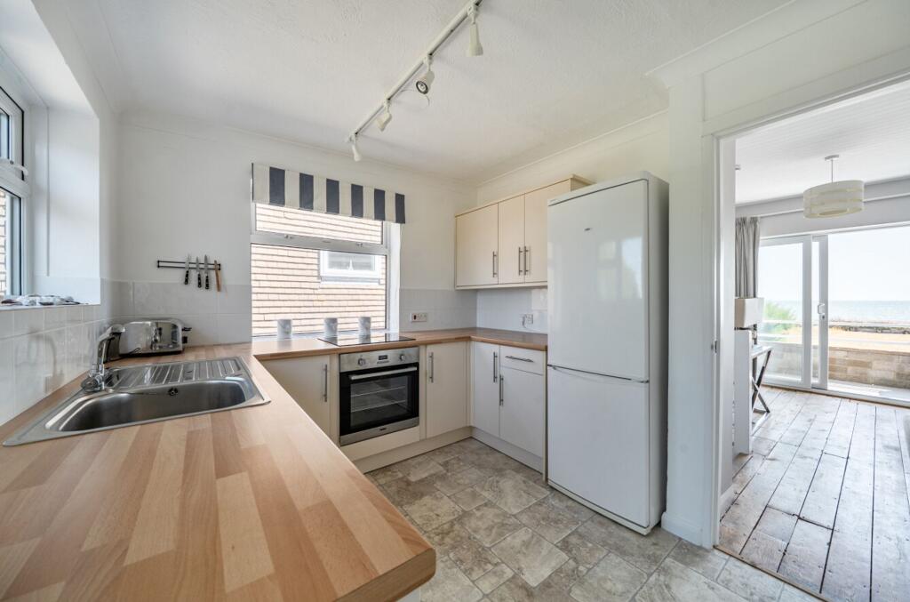 House in Chichester, Selsey - More