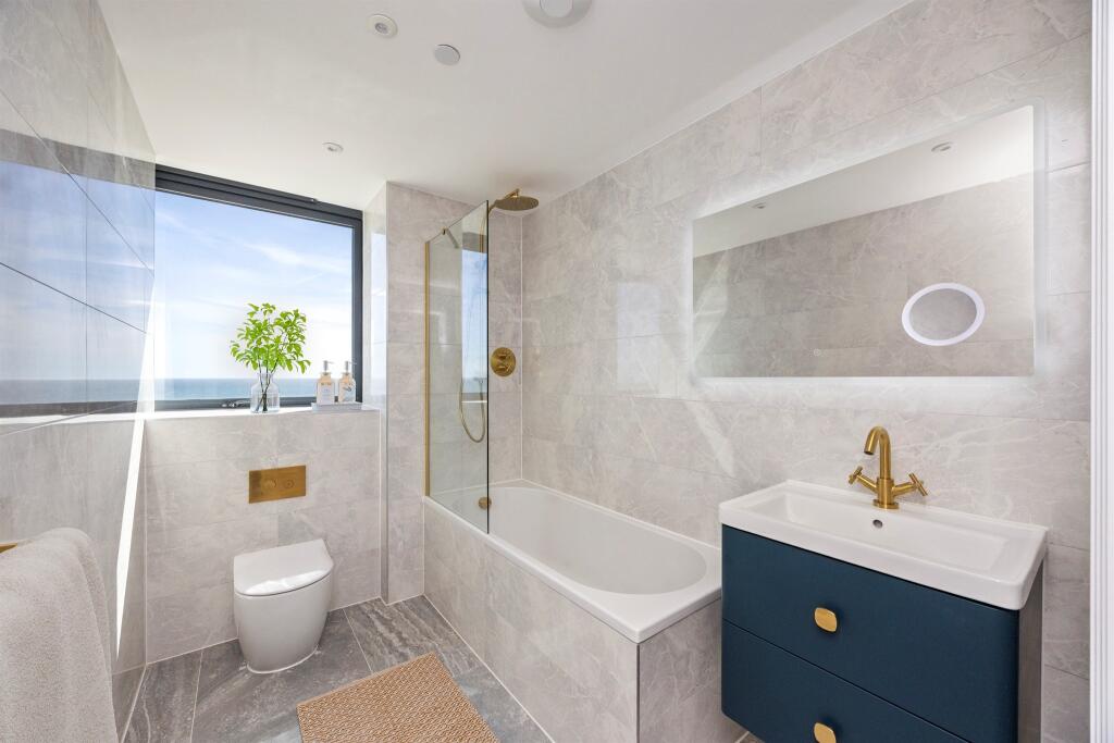 Apartment in Brighton - More