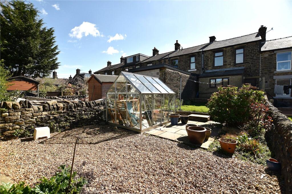 South Marlow Street, Hadfield, Glossop, Derbyshire, SK13 photo 3