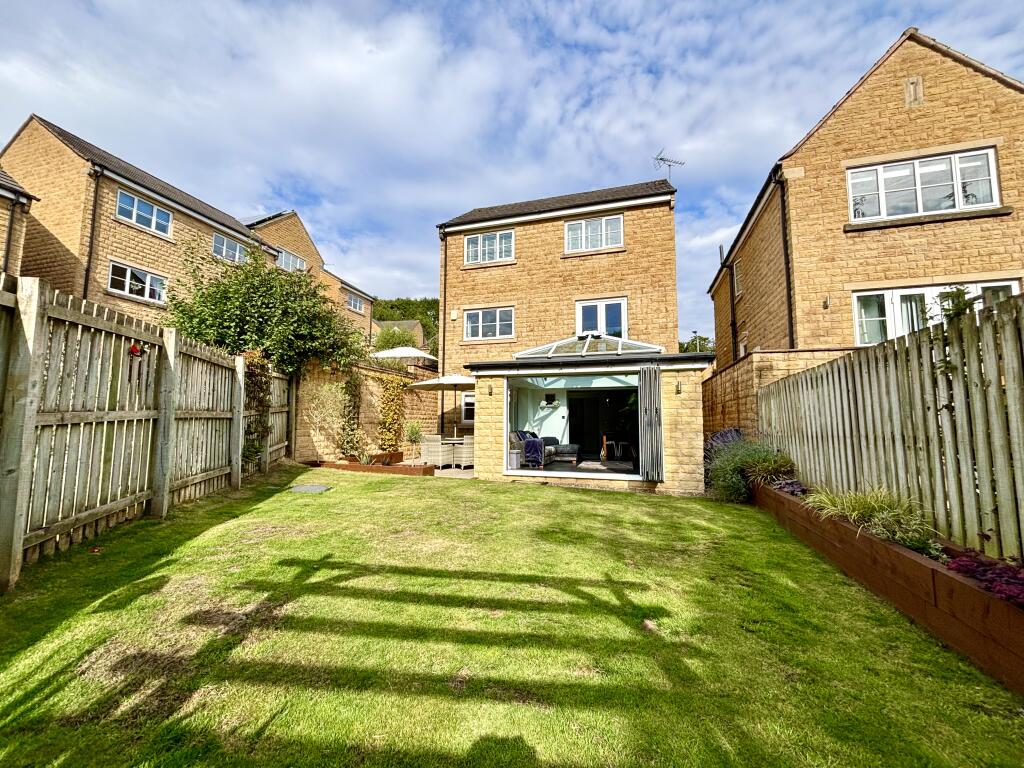 House in Bradford, Keighley - View 2