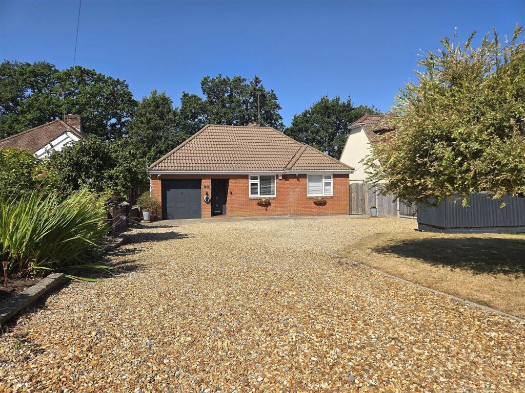 Main image of property: Botley Road, Burridge, Southampton