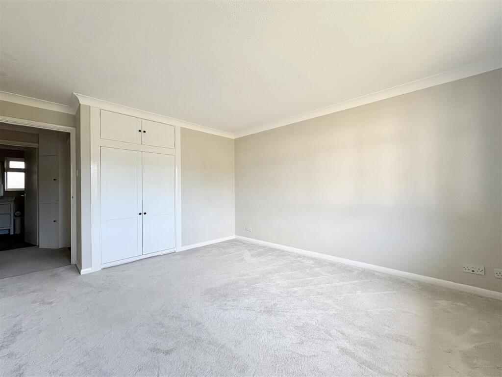 Apartment in Tonbridge - View 4