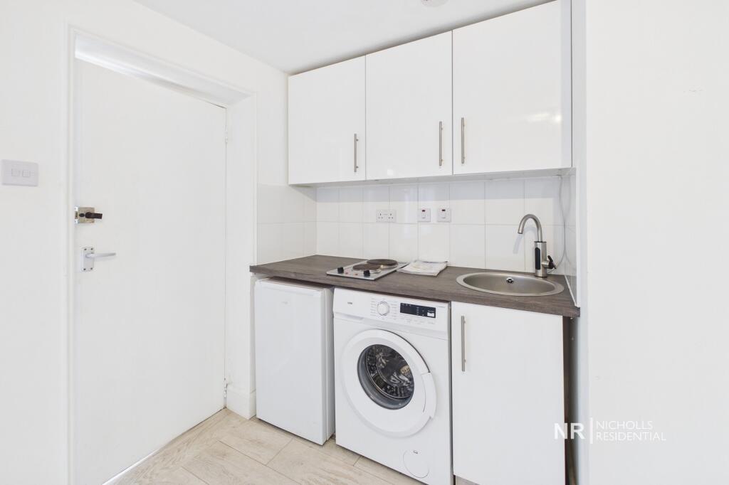 Apartment in London - View 3