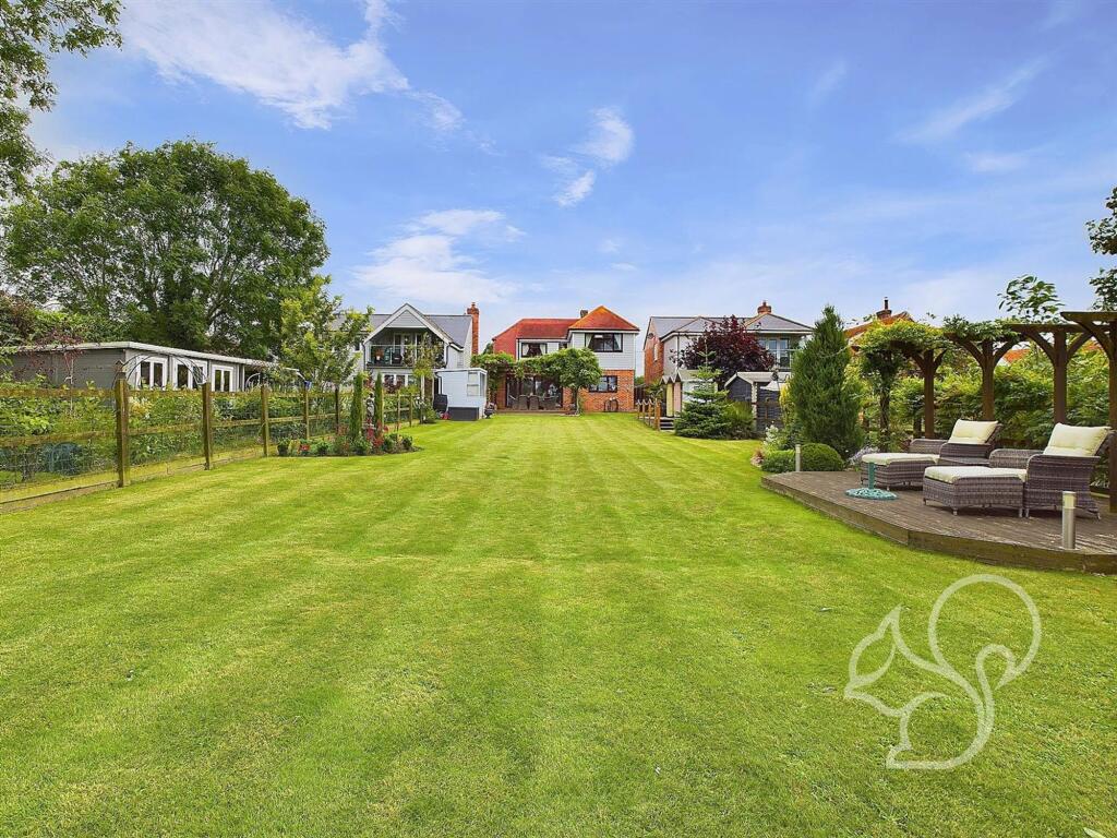 Ivy Lane, East Mersea, CO5 photo 3