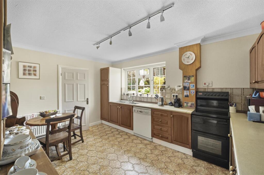 House in Cowbridge - View 4