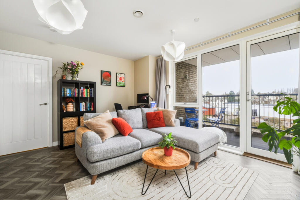 Apartment in East Hertfordshire, Hockerill, Bishop's Stortford - View 5