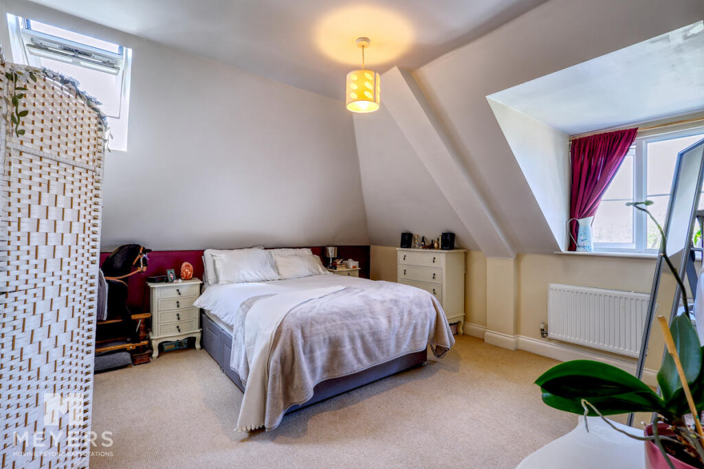Apartment in Christchurch, Southbourne, Bournemouth - View 5