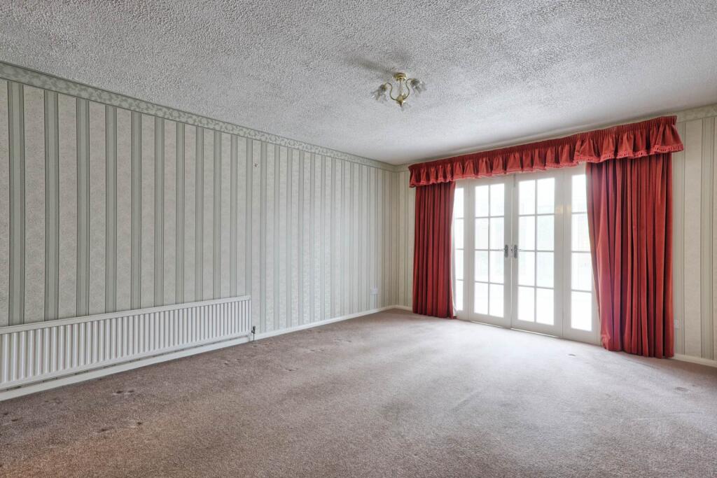 Cheltenham Drive, Leigh On Sea photo 3