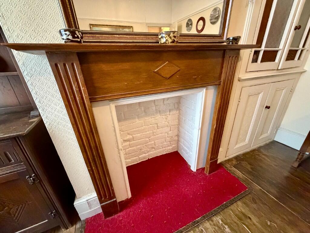 House in Gillingham, Twydall - More