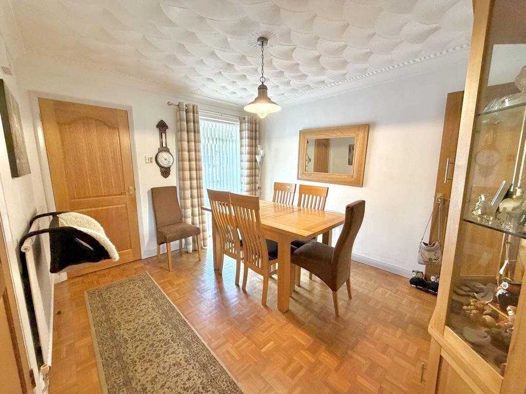 House in Dunstable, Central Bedfordshire - View 4
